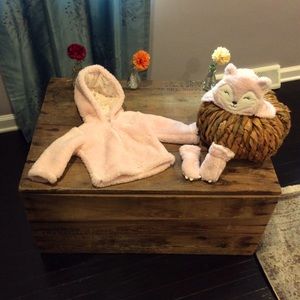 Baby girl jacket with hat and gloves